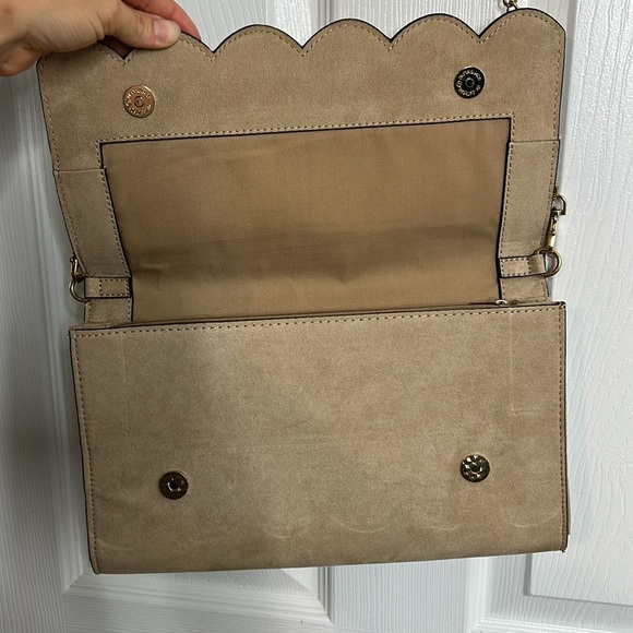 Also Elegant Tan Floral Cutout Women's Bag Chain Strap Envelope Sleek - Picture 4 of 7